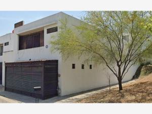 Casa en venta en Cumbres Madeira, Monterrey — foto 2 de 14