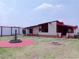 Finca-Rancho en venta en Bellavista, Metepec, México