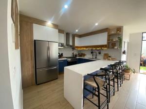 Casa en venta en Santuarios del Cerrito, Corregidora — foto 2 de 23