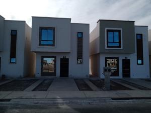 Casa en venta en Loma Real, Torreón — foto 3 de 19