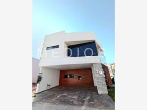 Casa en Zona Cementos Atoyac, Puebla, Puebla