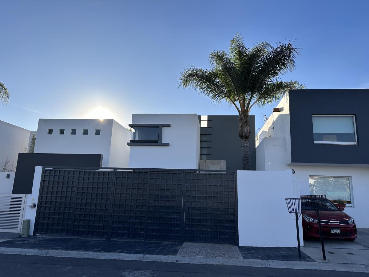 Casa en venta en Punta Juriquilla, Querétaro — foto 1 de 14