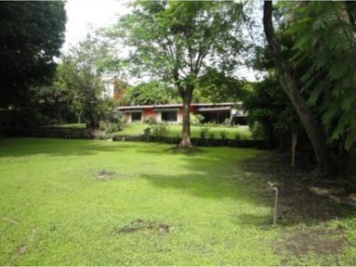 Casa en venta en Las Quintas, Cuernavaca — foto 1 de 17