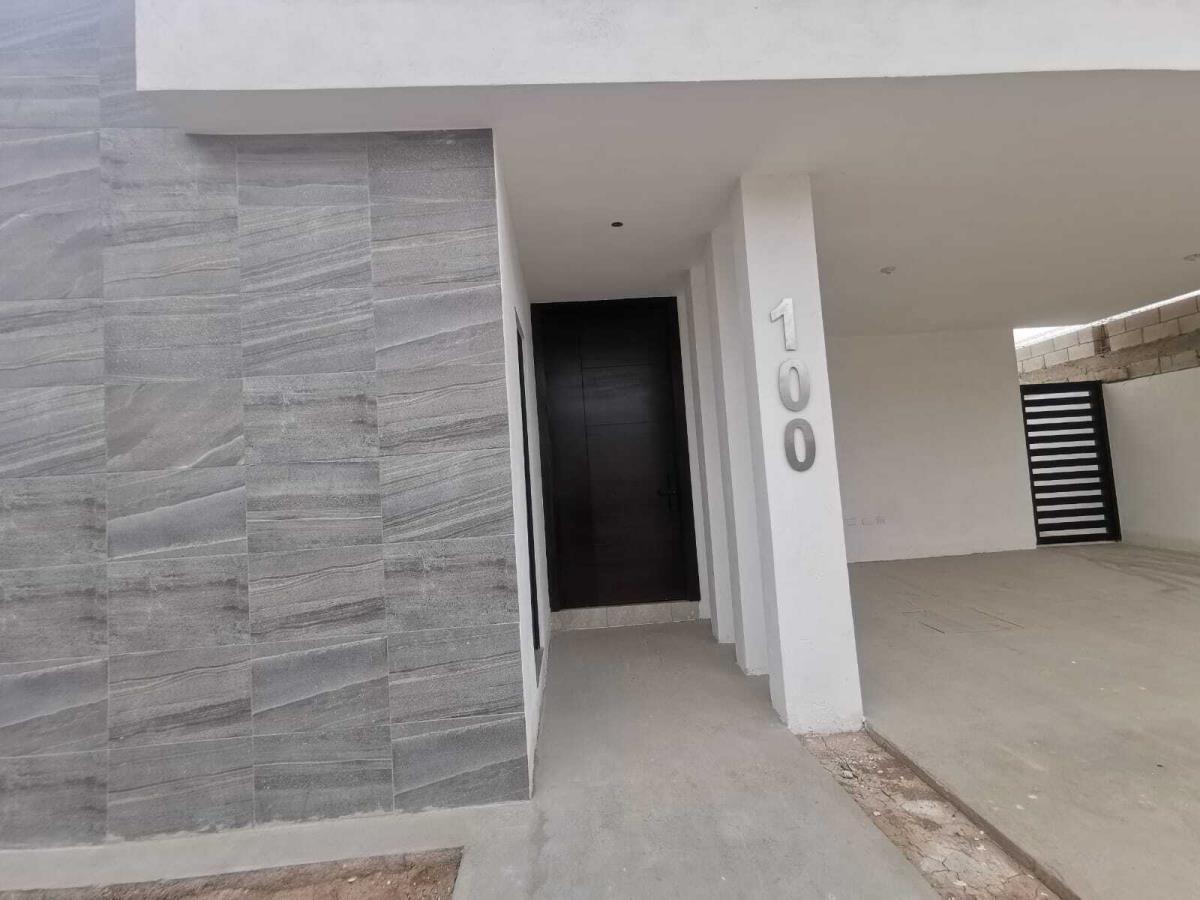 Casa en venta en Villas del Renacimiento, Torreón — foto 1 de 33