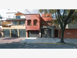 Casa en Del Carmen, Coyoacán, Ciudad de México