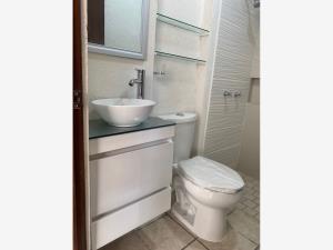 Casa en venta en Girasoles Elite, Zapopan — foto 2 de 18