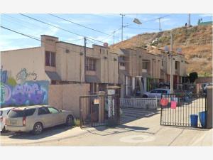 Casa en venta en El Laurel I, Tijuana — foto 2 de 4