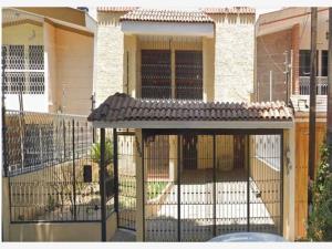 Casa en venta en Bosques de La Victoria, Guadalajara — foto 2 de 7