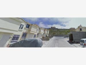 Casa en Urbi Quinta del Cedro, Tijuana, Baja California