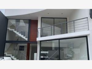 Casa en renta en Jardines de Ahuatlán, Cuernavaca, Morelos