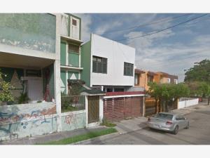 Casa en venta en Jardines de La Cruz 1a. Sección, Guadalajara — foto 2 de 7