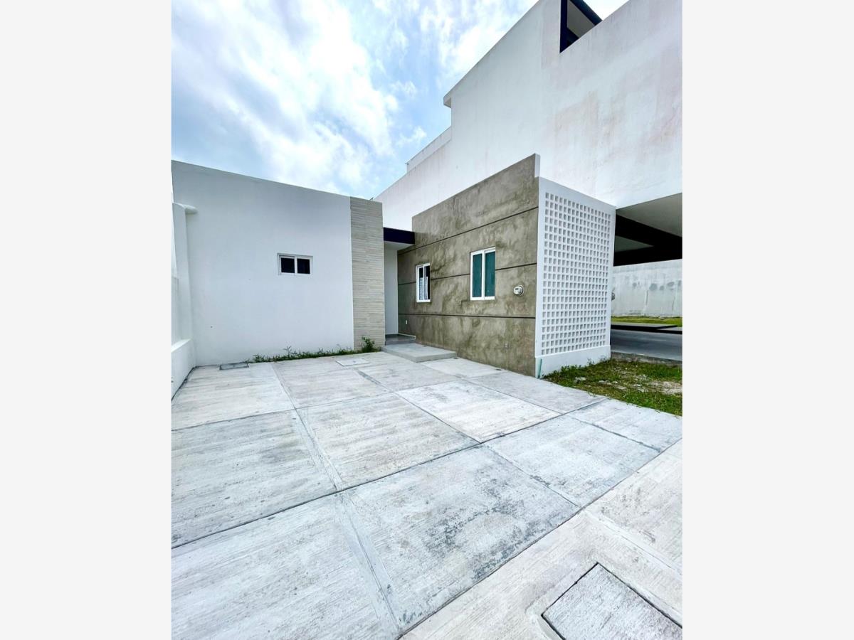 Casa en venta en Lomas de la Rioja, Alvarado — foto 1 de 10