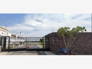Casa en Villas de Santiago, Querétaro, Querétaro