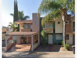 Casa en Real Del Bosque, Zapopan, Jalisco