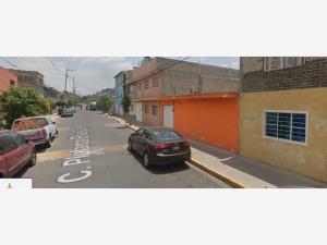 Casa en venta en Constitucion de 1857, Nezahualcóyotl — foto 2 de 3