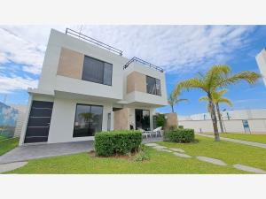 Casa en venta en Real Santa Fe, Xochitepec — foto 2 de 18
