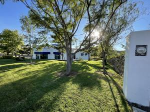 Casa en venta en Santa Sofía Hacienda Country Club, El Arenal — foto 2 de 59