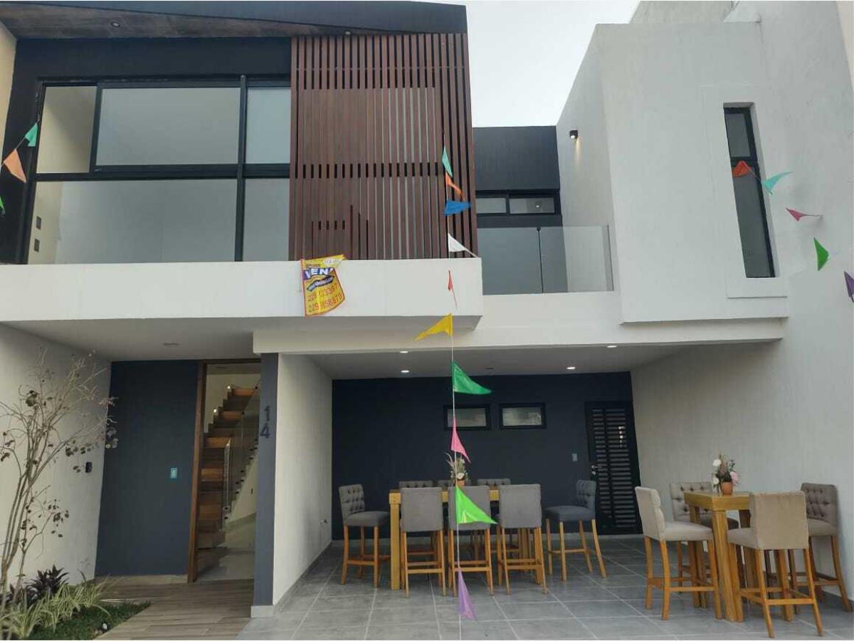 Casa en venta en Lomas de la Rioja, Alvarado — foto 1 de 24