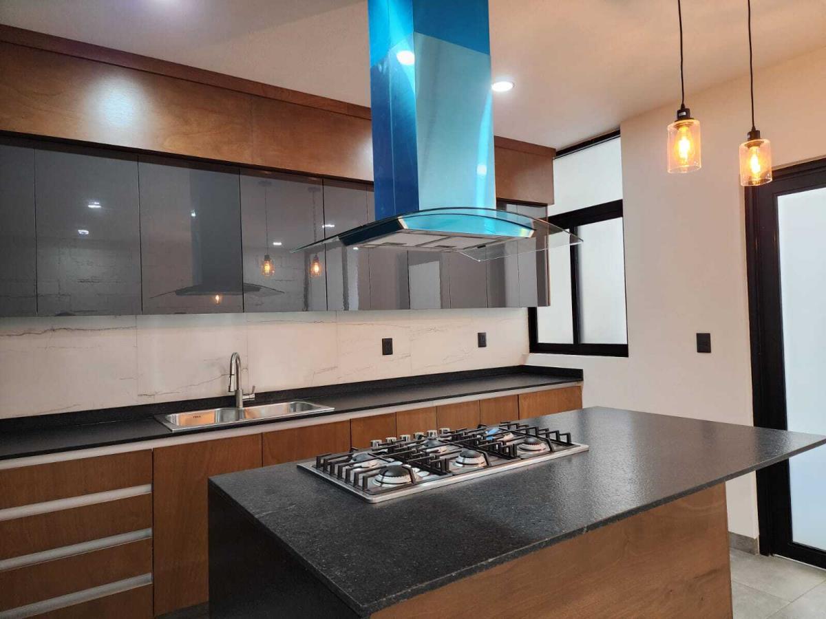 Casa en venta en Bosque Monarca, Morelia — foto 1 de 16