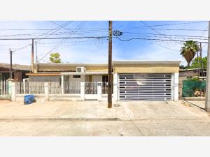 Casa en venta en Profesores Federales, Mexicali — foto 3 de 16