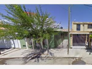 Casa en venta en Jardines Coloniales, Saltillo — foto 2 de 16