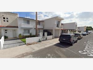 Casa en venta en Santuarios del Cerrito, Corregidora — foto 3 de 4
