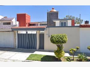 Casa en Plazas Amalucan, Puebla, Puebla
