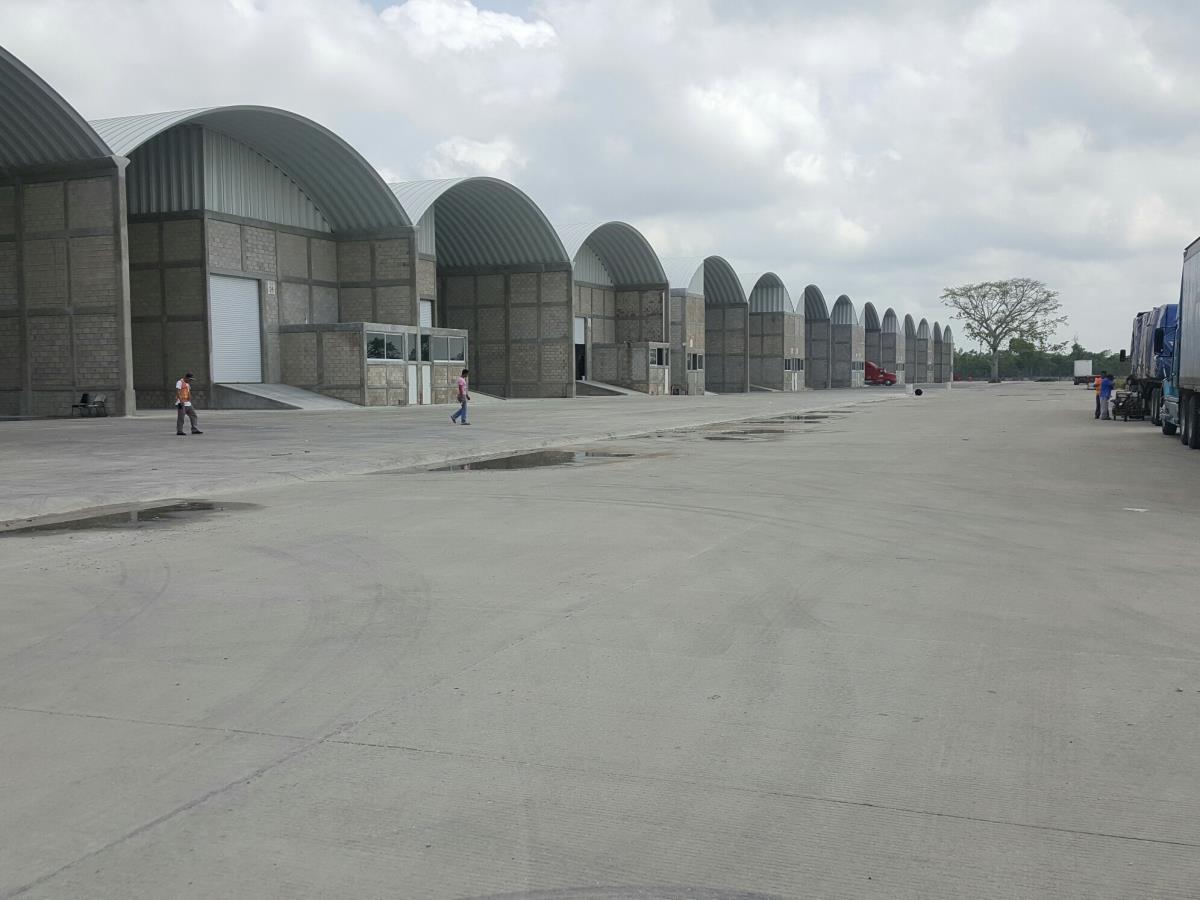 Bodega en renta en Anacleto Canabal 4ta. Sección, Centro — foto 1 de 42