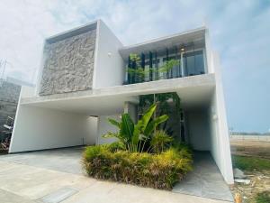 Casa en venta en Lomas del Dorado, Boca del Río — foto 2 de 32