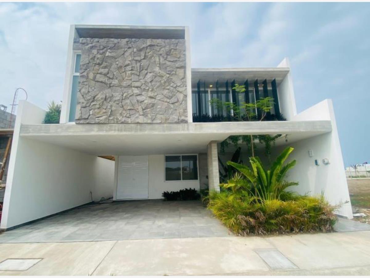 Casa en venta en Lomas del Dorado, Boca del Río — foto 1 de 32
