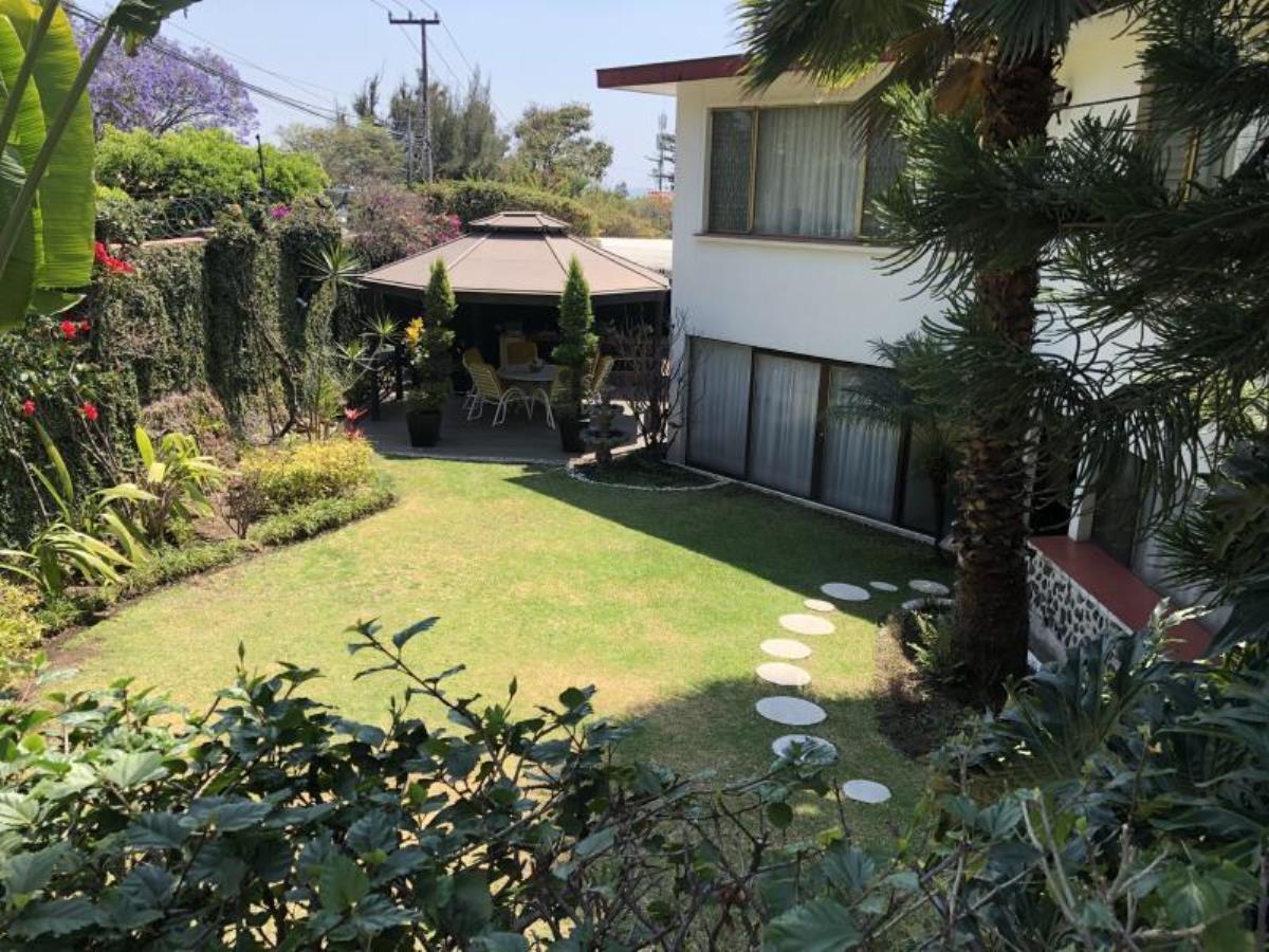 Casa en venta en Lomas de Atzingo, Cuernavaca — foto 1 de 33