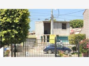 Casa en Villas del Dorado, Tijuana, Baja California