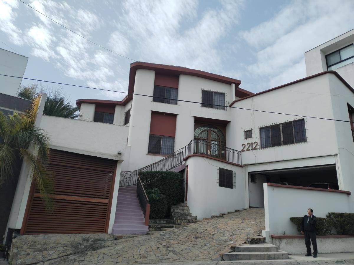 Casa en venta en Misión Cumbres 2 Sector, Monterrey — foto 1 de 15