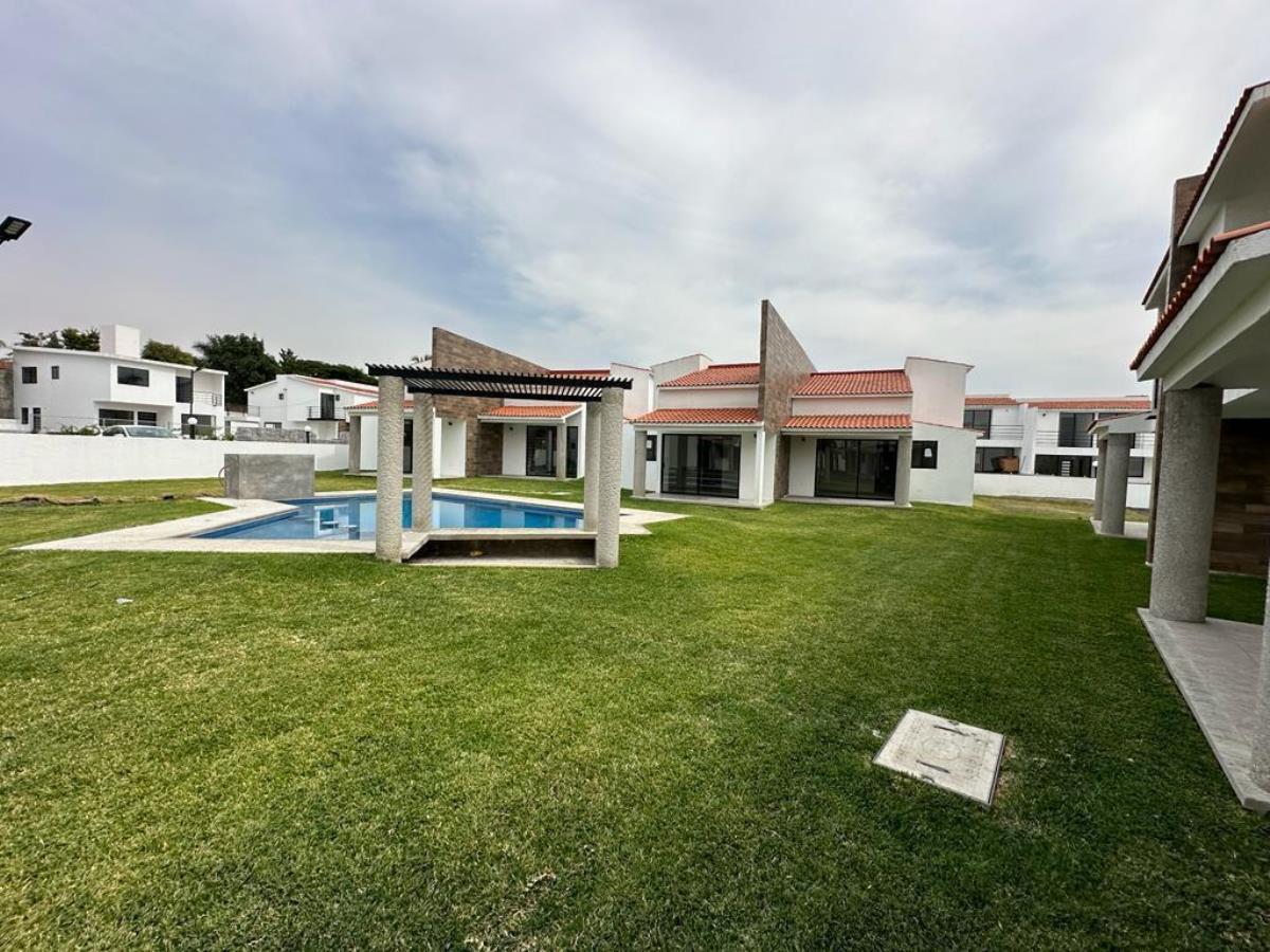 Casa en venta en Oaxtepec Centro, Yautepec — foto 1 de 16