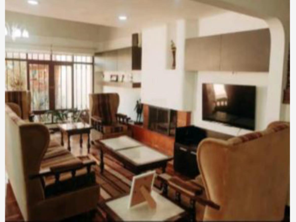 Casa en venta en La Estancia, Zapopan — foto 1 de 11