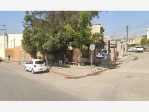 Casa en venta en Villa Fontana I, Tijuana — foto 3 de 5