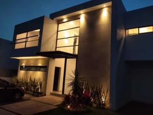Casa en venta en Lomas de Cocoyoc, Atlatlahucan — foto 2 de 9