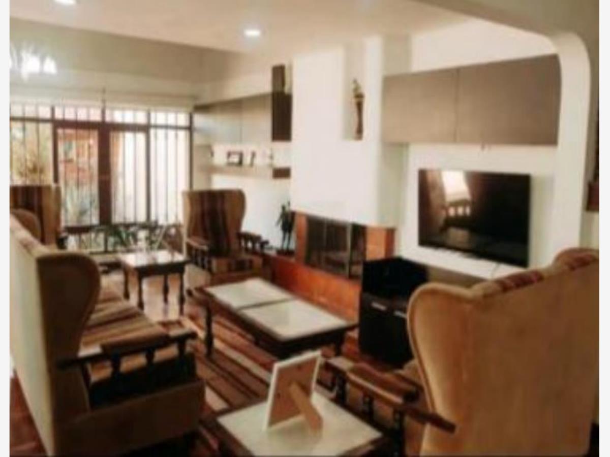 Casa en venta en La Estancia, Zapopan — foto 1 de 12