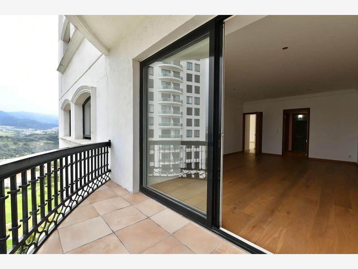 Departamento en venta en Hacienda de las Palmas, Huixquilucan — foto 1 de 30