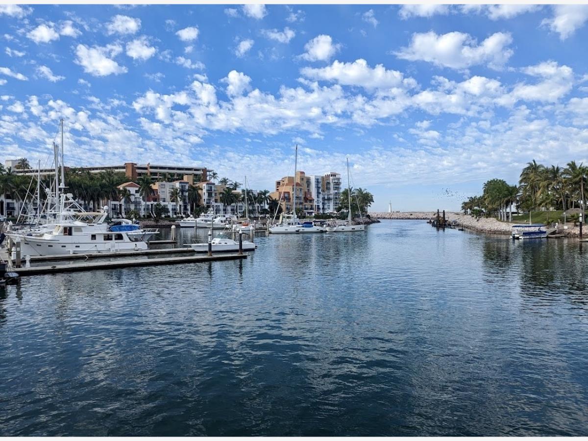 Terreno en venta en Marina Mazatlan, Mazatlán — foto 1 de 9