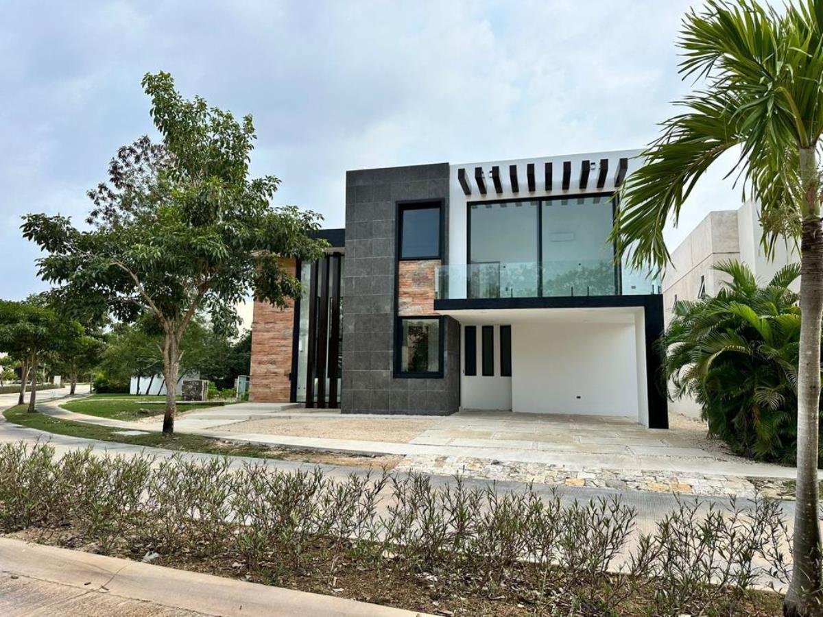 Casa en venta en Yucatán Country Club, Mérida — foto 1 de 19