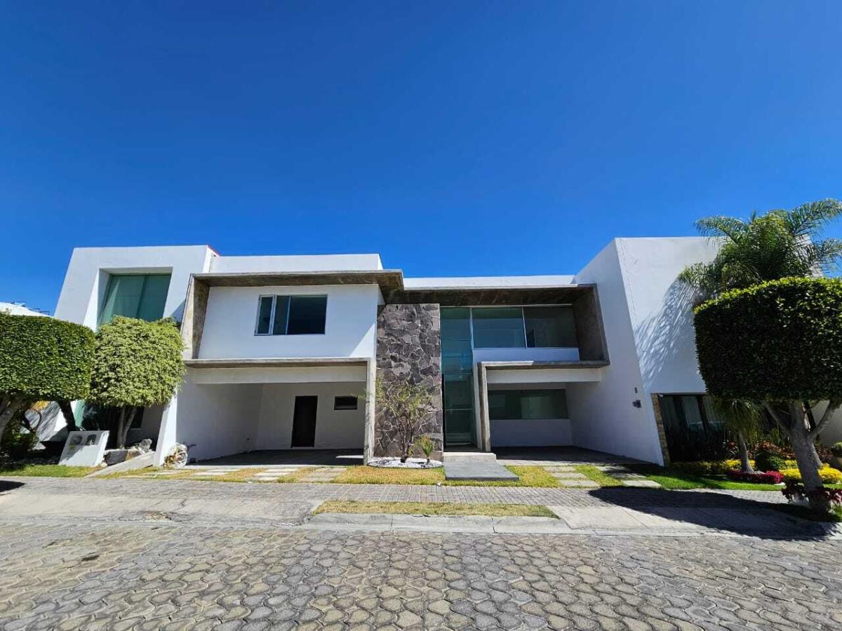 Casa en venta en Lomas de Angelópolis, San Andrés Cholula — foto 1 de 27