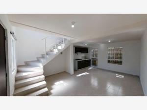 Casa en venta en Real Granada IV, Tecámac — foto 2 de 11