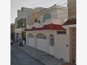 Casa en venta en Jardines de Mocambo, Boca del Río — foto 2 de 8