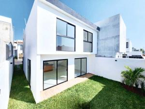 Casa en venta en Lomas de la Rioja, Alvarado — foto 2 de 11