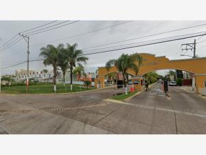 Casa en venta en Jardines Del Edén, Tlajomulco de Zúñiga — foto 2 de 4