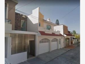 Casa en venta en Jardines de Mocambo, Boca del Río — foto 2 de 7