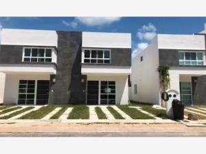 Casa en venta en Playa del Carmen Centro, Solidaridad, Quintana Roo Casa en venta en Playa del Carmen Centro, Solidaridad, Quintana Roo