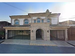 Casa en venta en El Roble, San Nicolás de los Garza, Nuevo León Casa en venta en El Roble, San Nicolás de los Garza, Nuevo León