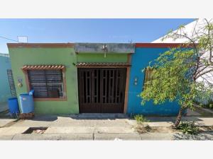 Casa en venta en INFONAVIT Benito Juárez, Juárez — foto 3 de 5